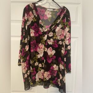 Calvin Klein V-neck blouse size 3X. Beautiful floral pattern.